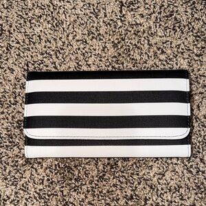 Kut from the Kloth Black Wallet